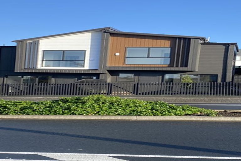 Photo of property in 1 Tawatawa Street, Long Bay, Auckland, 0630