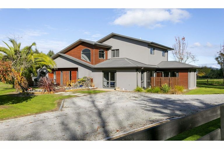 Photo of property in 4/864 Whangamata Road, Kinloch, Taupo, 3377