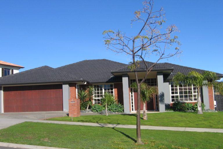 Photo of property in 9 Dunvegan Rise, East Tamaki Heights, Auckland, 2016