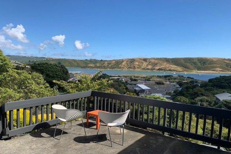 Photo of property in 20 Kiriwai Road, Paremata, Porirua, 5024