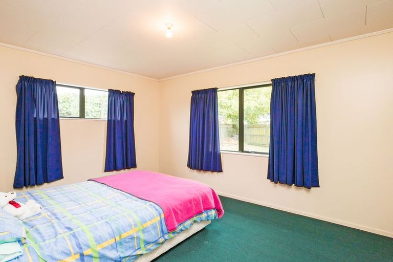 Photo of property in 19 Ashton Place, Highbury, Palmerston North, 4412