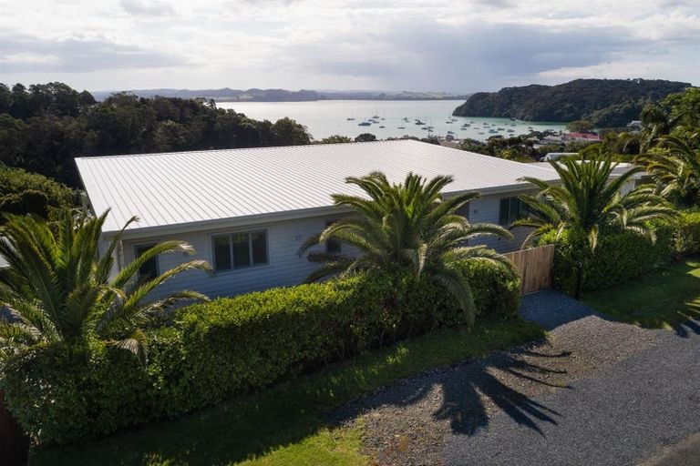 Photo of property in 1 Brind Road, Russell, 0202