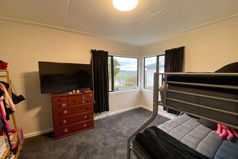 Photo of property in 12 Cossens Street, Balclutha, 9230