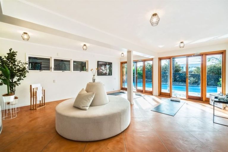 Photo of property in 13 Richmond Avenue, Northcote Point, Auckland, 0627