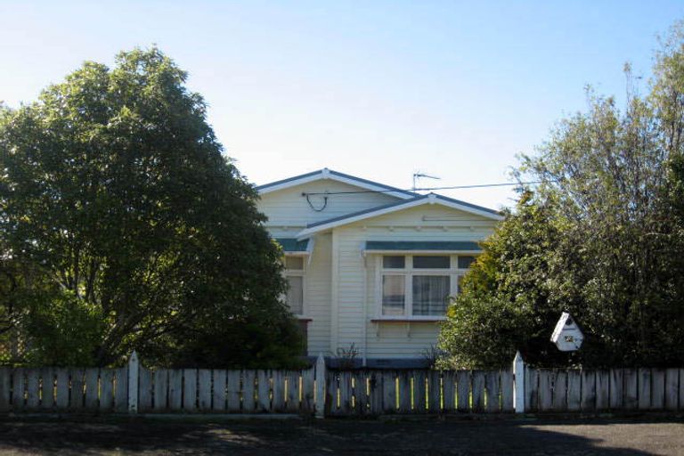 Photo of property in 10 Davy Street, Carterton, 5713