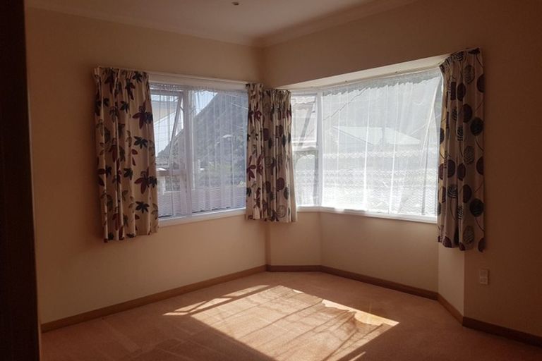 Photo of property in 34 Happy Valley Road, Owhiro Bay, Wellington, 6023