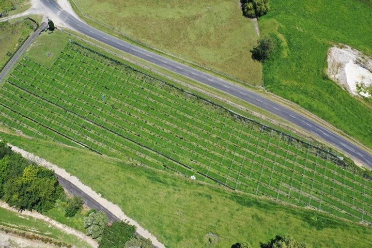 Photo of property in 1568a Old Coach Road, Pukehina, 3186