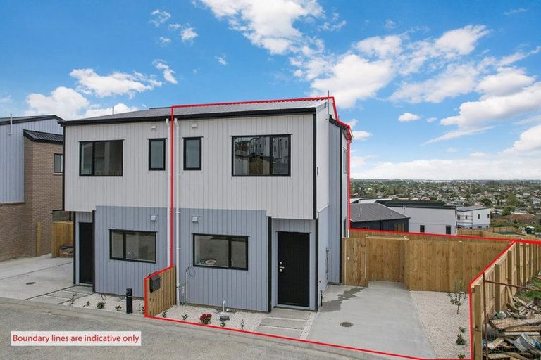 Photo of property in 1 Papauma Place, Papakura, 2110