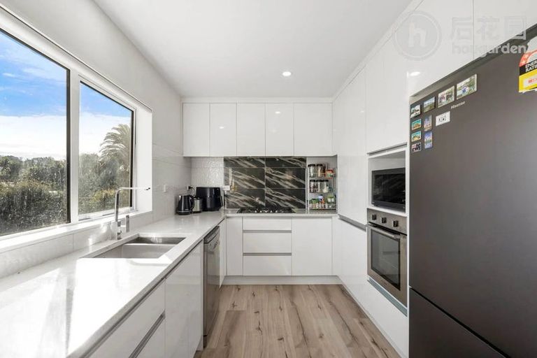 Photo of property in 23a Derwent Crescent, Titirangi, Auckland, 0604