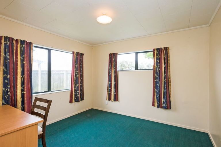 Photo of property in 19 Ashton Place, Highbury, Palmerston North, 4412