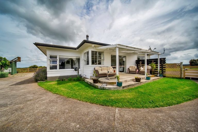 Photo of property in 444 Fraser Road, Normanby, Hawera, 4673