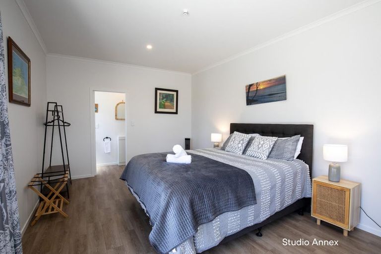 Photo of property in 14 Whaanga Road, Raglan, 3297