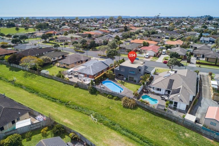 Photo of property in 154 Evans Road, Papamoa Beach, Papamoa, 3118