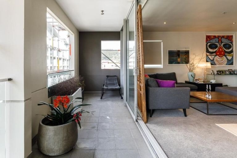 Photo of property in Sanctum Apartment, 10 Ebor Street, Te Aro, Wellington, 6011
