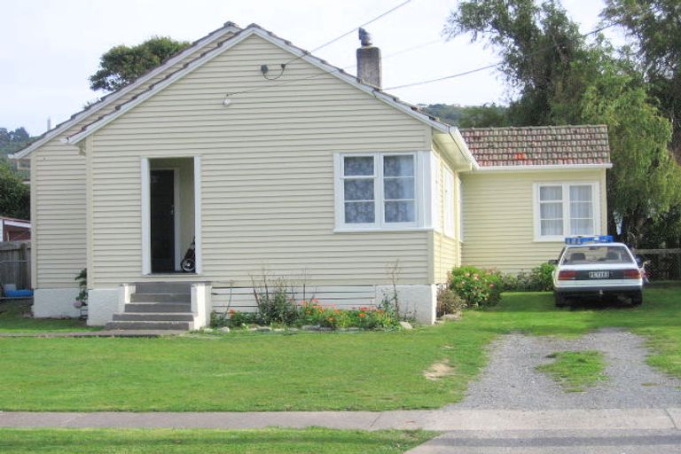 Photo of property in 13 Poole Street, Taita, Lower Hutt, 5011