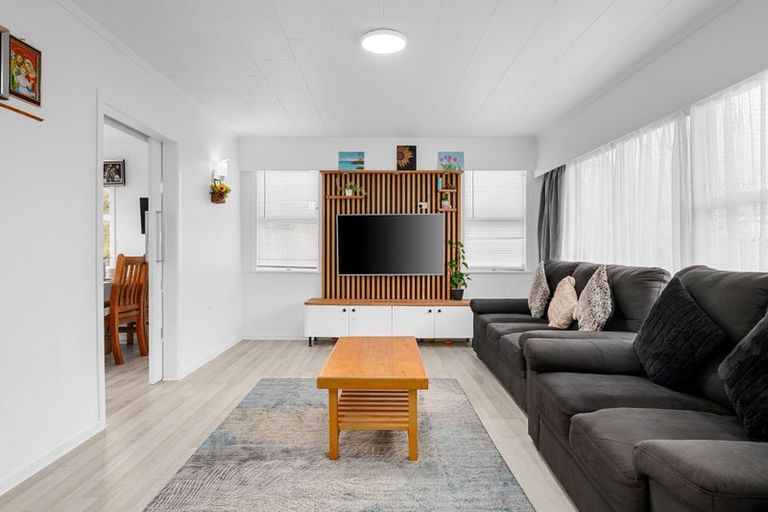 Photo of property in 104 Collins Road, Melville, Hamilton, 3206