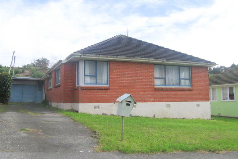 Photo of property in 11 Maher Place, Ranui, Porirua, 5024