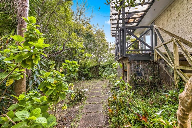 Photo of property in 1/92 Saddleback Rise, Murrays Bay, Auckland, 0630