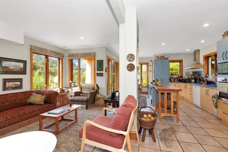 Photo of property in 104 French Farm Valley Road, French Farm, Akaroa, 7582