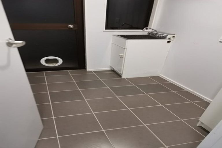 Photo of property in 2/15 Flavia Close, Torbay, Auckland, 0630