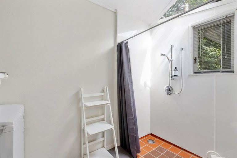 Photo of property in 1080 Sandspit Road, Sandspit, Warkworth, 0982