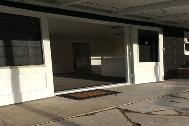 Photo of property in 120a Pah Road, Cockle Bay, Auckland, 2014