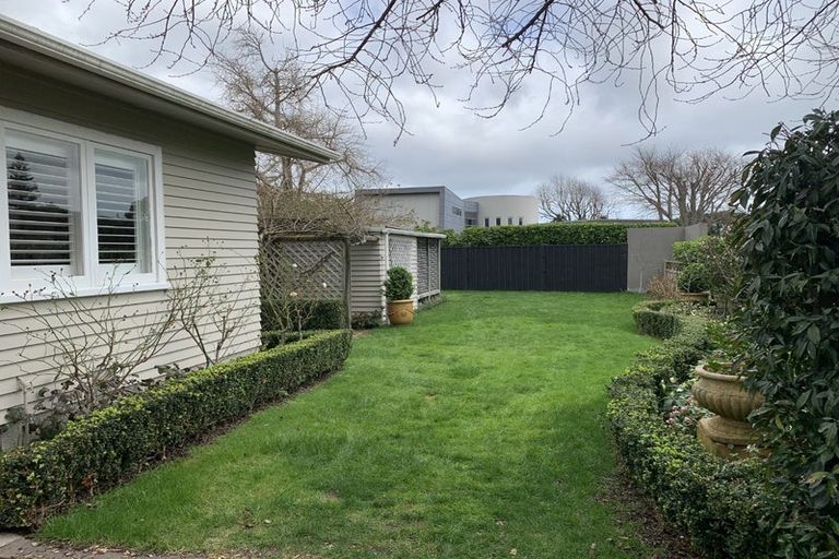 Photo of property in 12 Sunny Glen, Waikanae, 5036