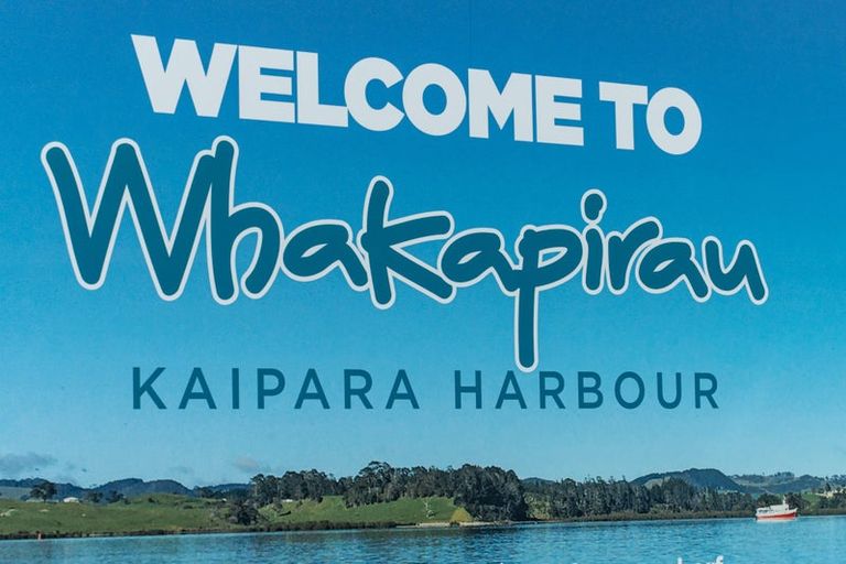 Photo of property in 9 Regent Street, Whakapirau, Maungaturoto, 0583