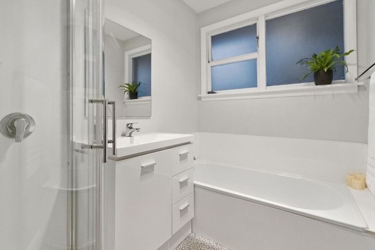 Photo of property in 15 Inca Place, Redwood, Christchurch, 8051