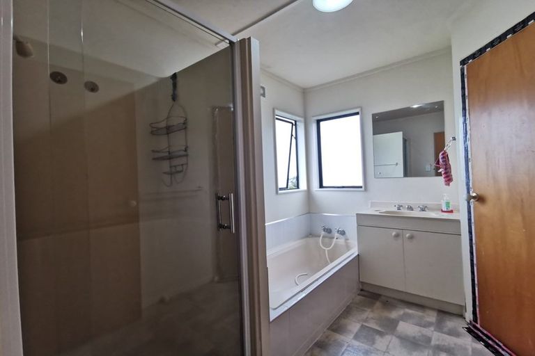 Photo of property in 2/14 James Street, Bayview, Auckland, 0629