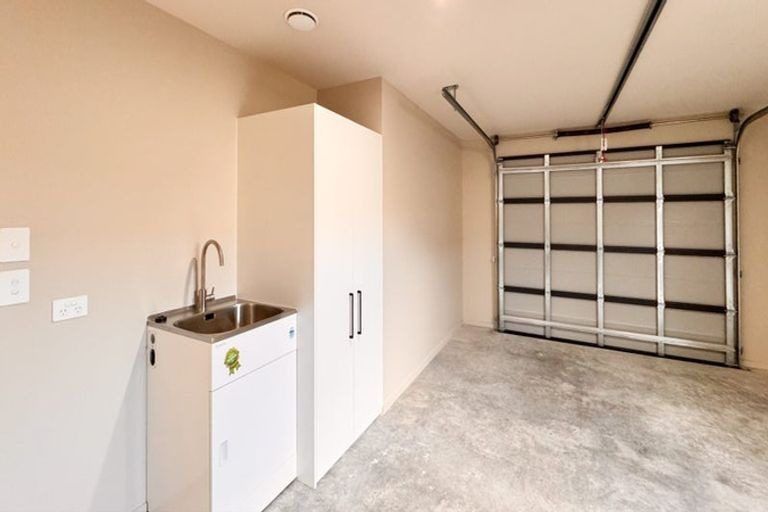Photo of property in 7 Akoranga Place, Hornby, Christchurch, 8042