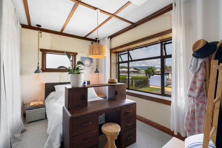 Photo of property in 32 York Street, Levin, 5510