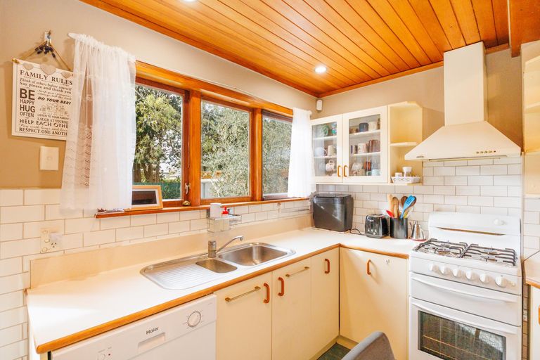 Photo of property in 16 Margaret Street, Roslyn, Palmerston North, 4414