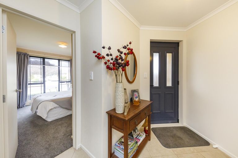 Photo of property in 25 Boston Parade, Kelvin Grove, Palmerston North, 4414