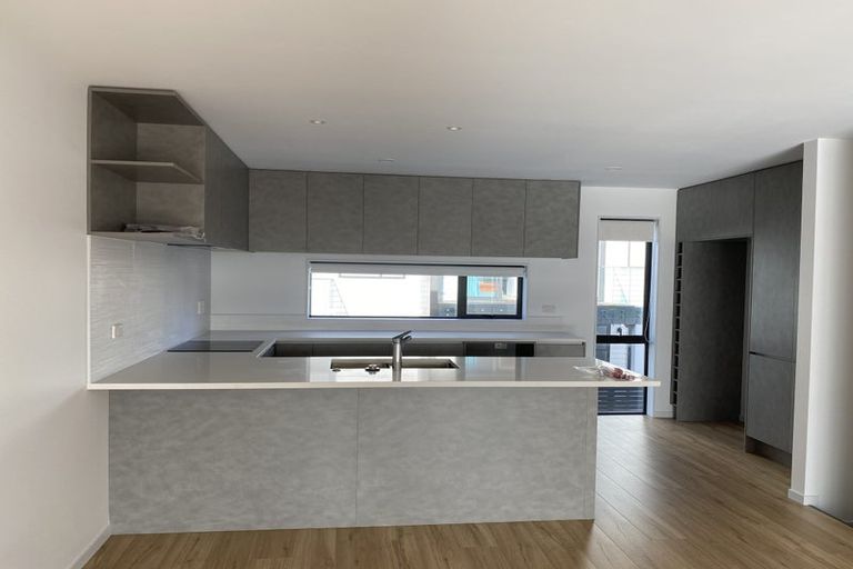 Photo of property in 2c Fowler Street, Northcote, Auckland, 0627