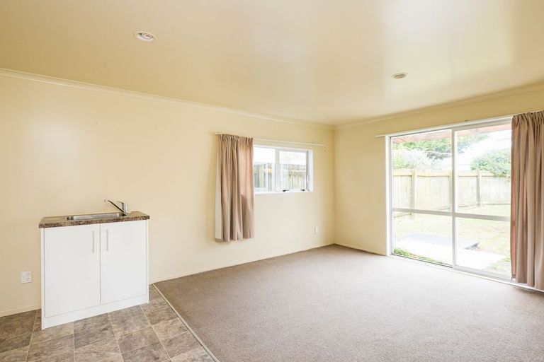 Photo of property in 19 Ashton Place, Highbury, Palmerston North, 4412