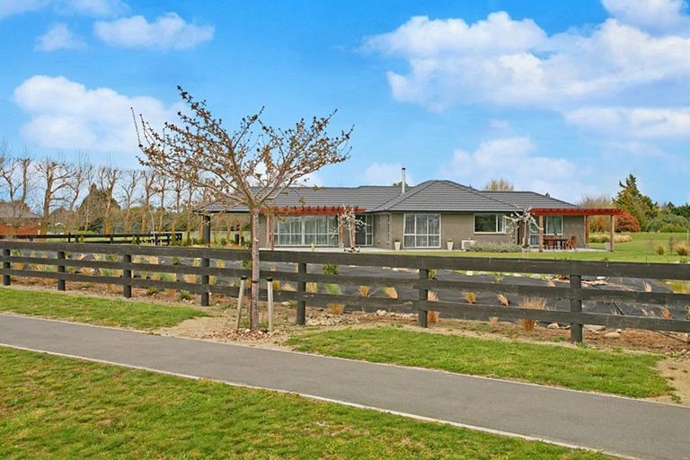 Photo of property in 17 Landsborough Drive, Darfield, 7571