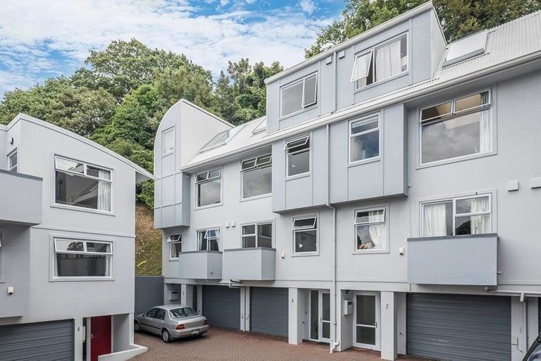 Photo of property in Fernhill Flats, 6/324 The Terrace, Te Aro, Wellington, 6011