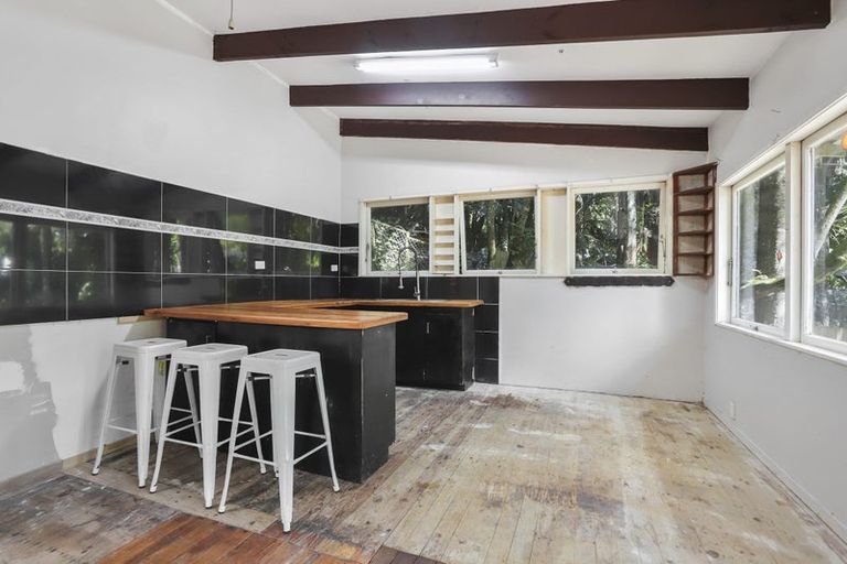 Photo of property in 45 Park Road, Titirangi, Auckland, 0604