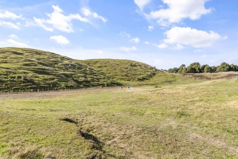 Photo of property in 84 Derham Road, Te Horo, Otaki, 5581