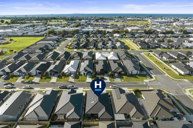 Photo of property in 22 Te Wharo Drive, Papamoa, 3118