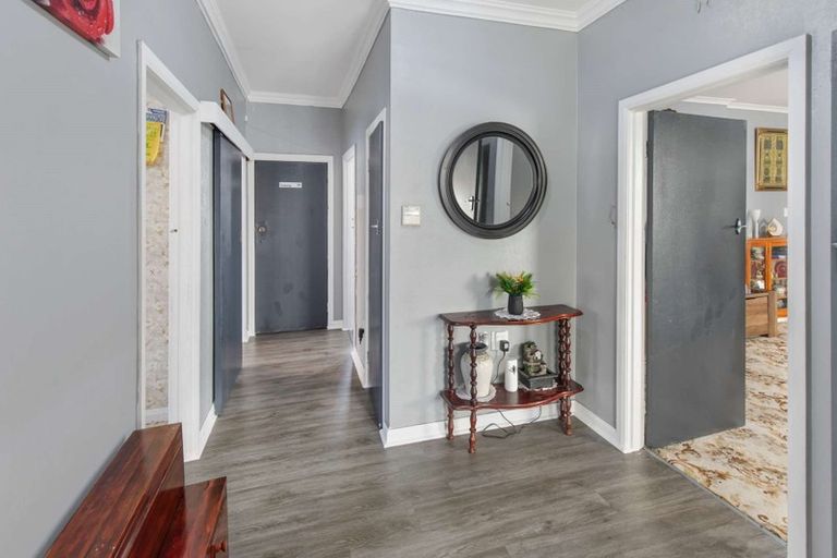 Photo of property in 698 Pioneer Highway, Takaro, Palmerston North, 4412