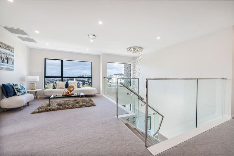 Photo of property in 1 Aklander Rise, Flat Bush, Auckland, 2019