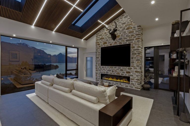 Photo of property in 9 Earnslaw Terrace, Queenstown, 9300