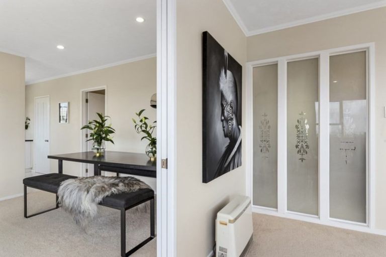 Photo of property in 4 Prestige Place, Castor Bay, Auckland, 0620