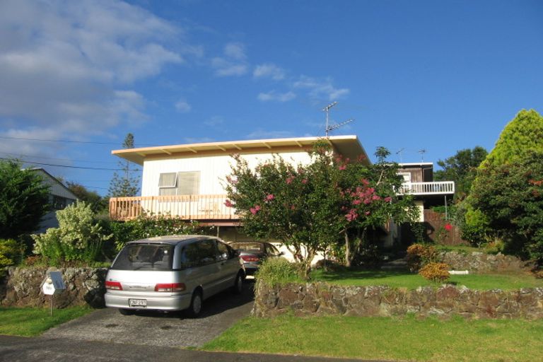 Photo of property in 1/12 Bank Street, Hillcrest, Auckland, 0627