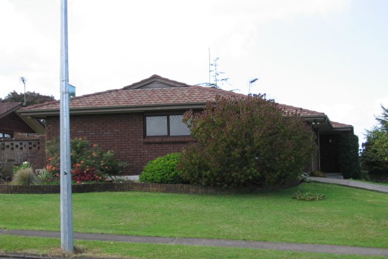 Photo of property in 63 Glenmore Road, Sunnyhills, Auckland, 2010