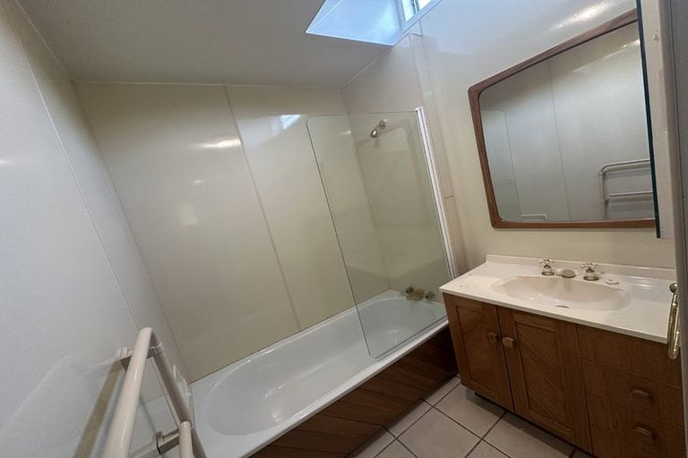 Photo of property in 3/73 Waimairi Road, Upper Riccarton, Christchurch, 8041