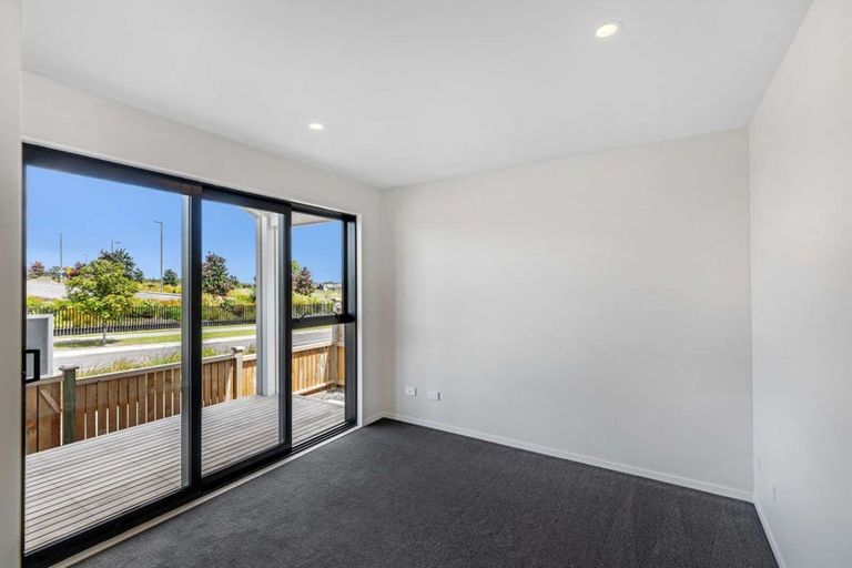 Photo of property in 4 Rorotu Avenue, Karaka, Papakura, 2113