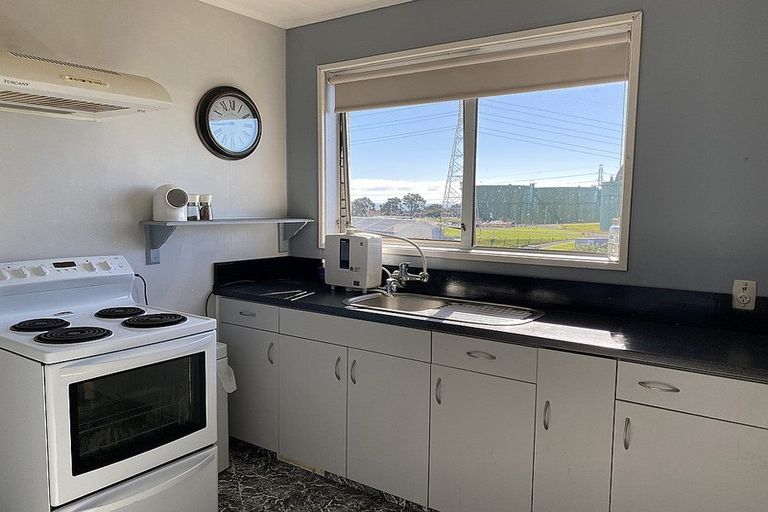 Photo of property in 27c Port View Crescent, Moturoa, New Plymouth, 4310